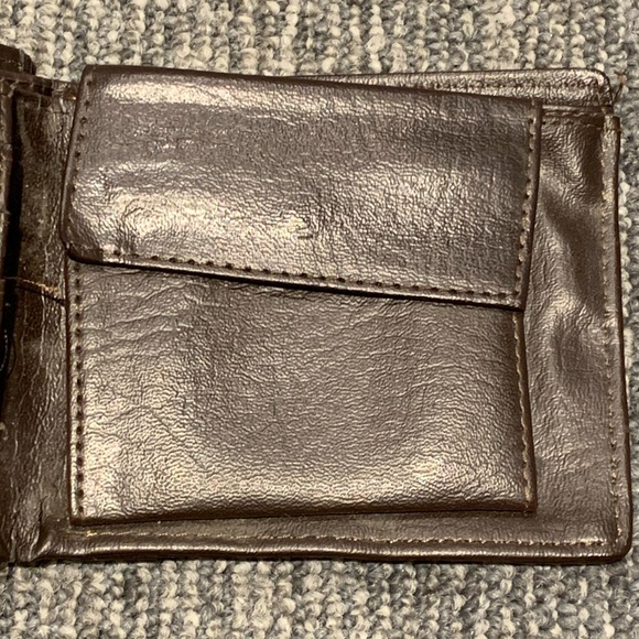 Gucci Bi-Fold Wallet 3 Card Slots, Change Purse & 2 Cash Bill Pockets - Picture 7 of 11